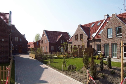 Strasse mit Doppelh&auml;usern