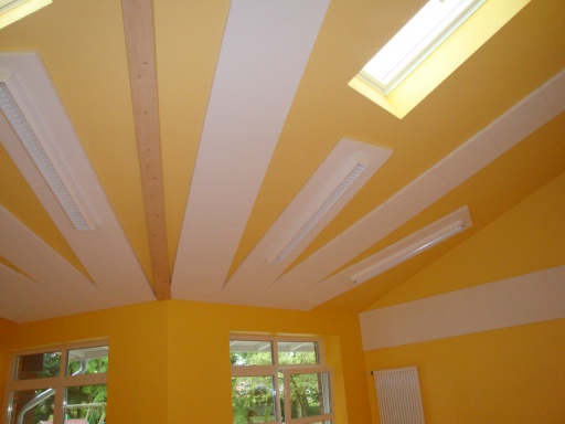 Akustikplatten an der Decke