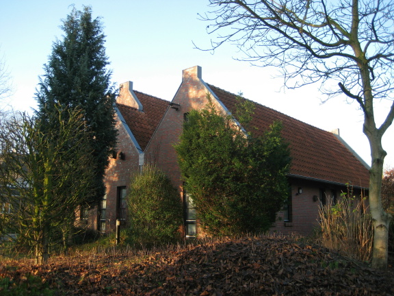 R&uuml;ckseite der von Architekt und Architektin geplanten Arztpraxis